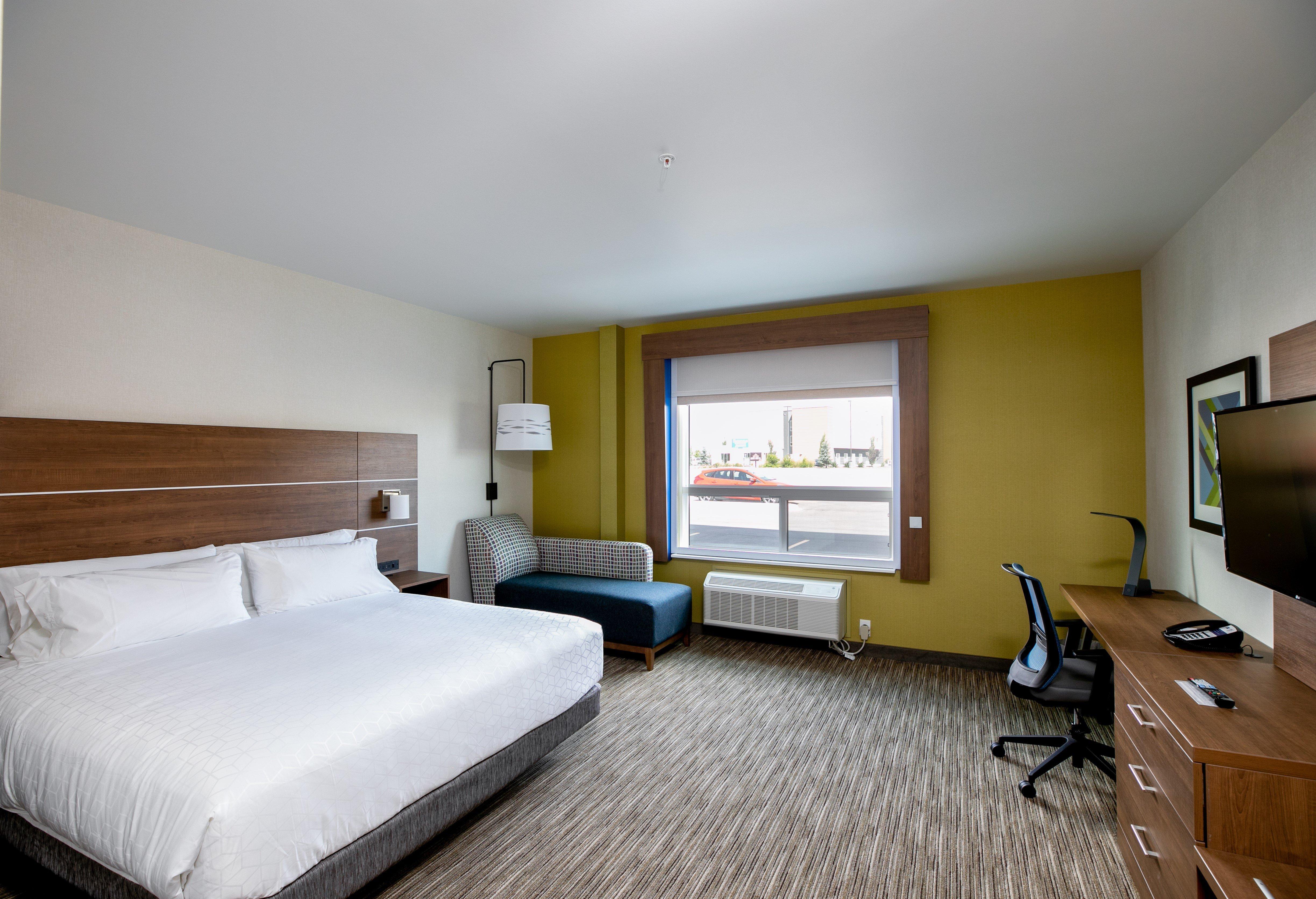 Holiday Inn Express - Lethbridge Southeast By Ihg Exterior photo