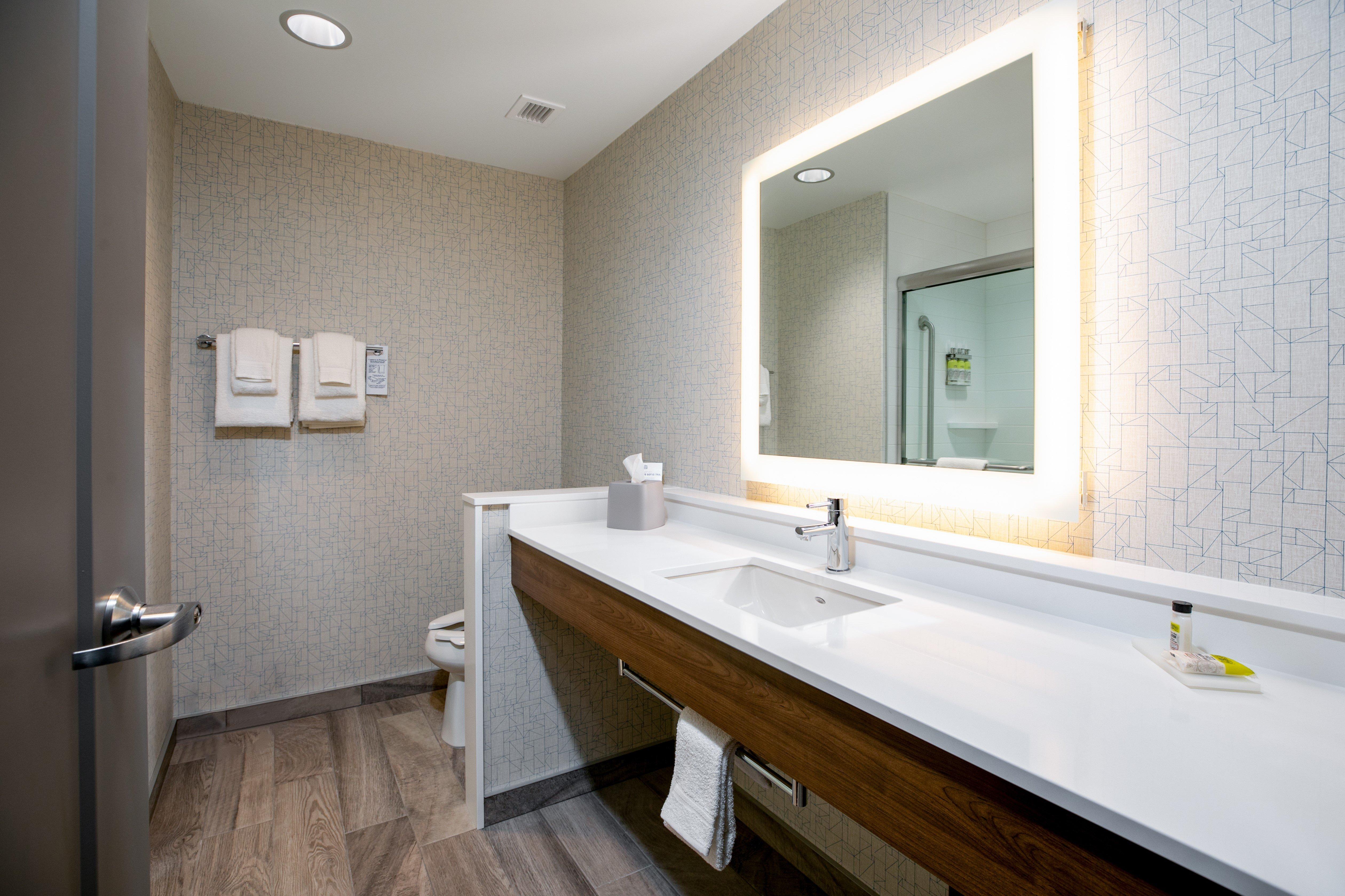 Holiday Inn Express - Lethbridge Southeast By Ihg Exterior photo
